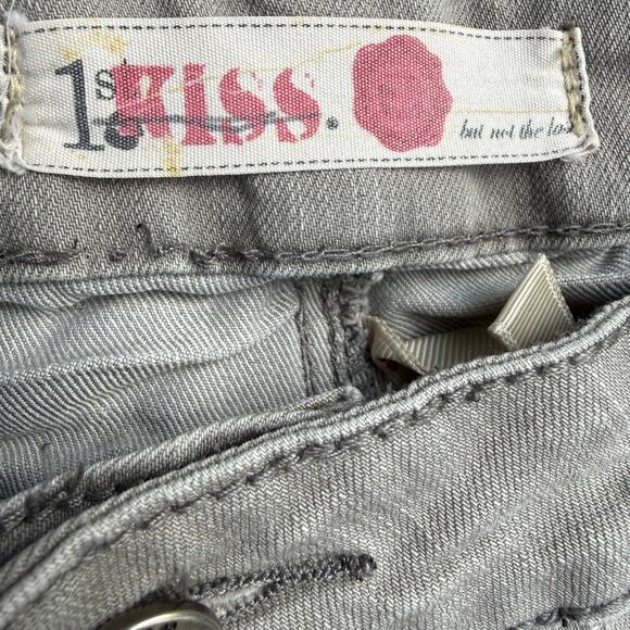 Womens Distressed Gray Denim Shorts Size 11 Sequins Casual Grunge Glam Summer - Picture 11 of 13